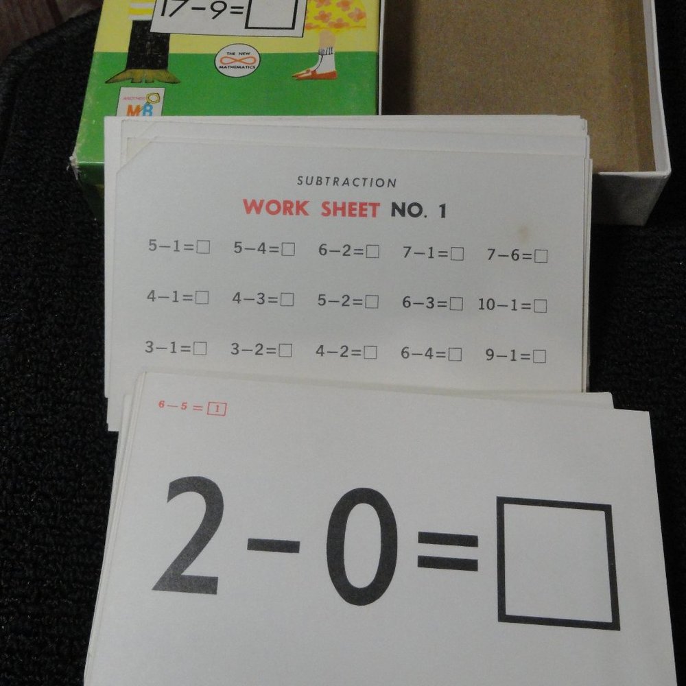 VTG Militon Bradley New math Flash cards~Subtraction~decor~collectable~ - Picture 2 of 3